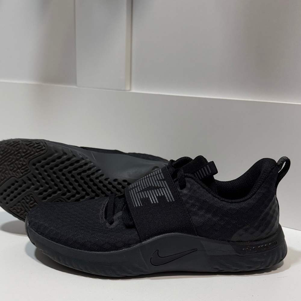 Nike Black Running Sneakers - Picture 2 of 2